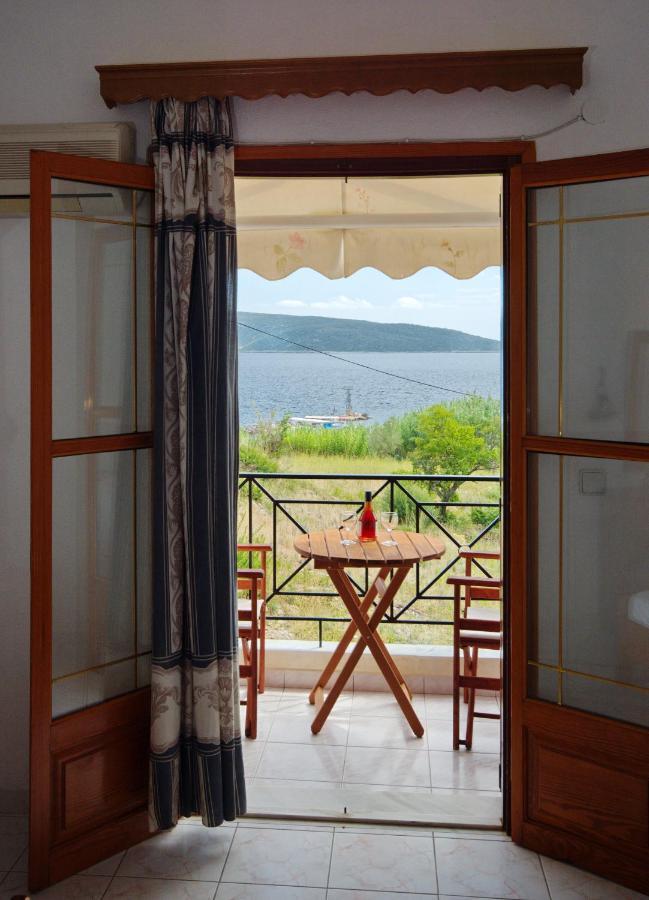 Nikis Rooms Kalamakia ภายนอก รูปภาพ