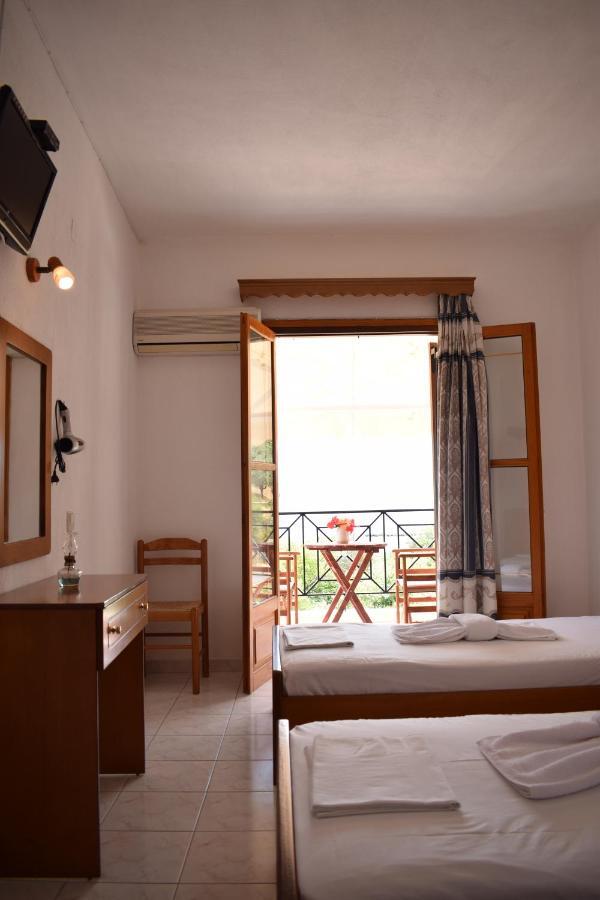 Nikis Rooms Kalamakia ภายนอก รูปภาพ